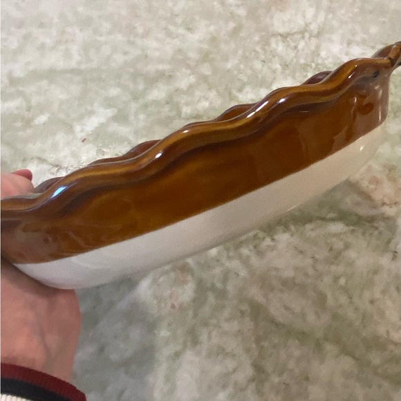 Emile Henry Ruffled-Edge Pie Plate / Pie Dish - Picture 3 of 7